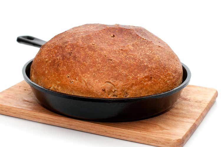 Kun je brood bakken in een pan?