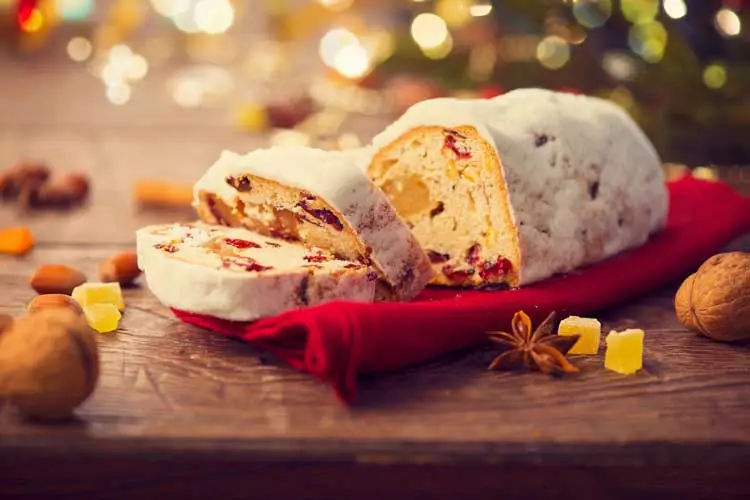 Welk brood wordt in Nederland vaak met feestdagen gegeten?